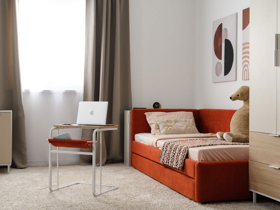 Приставной стол Марвэл